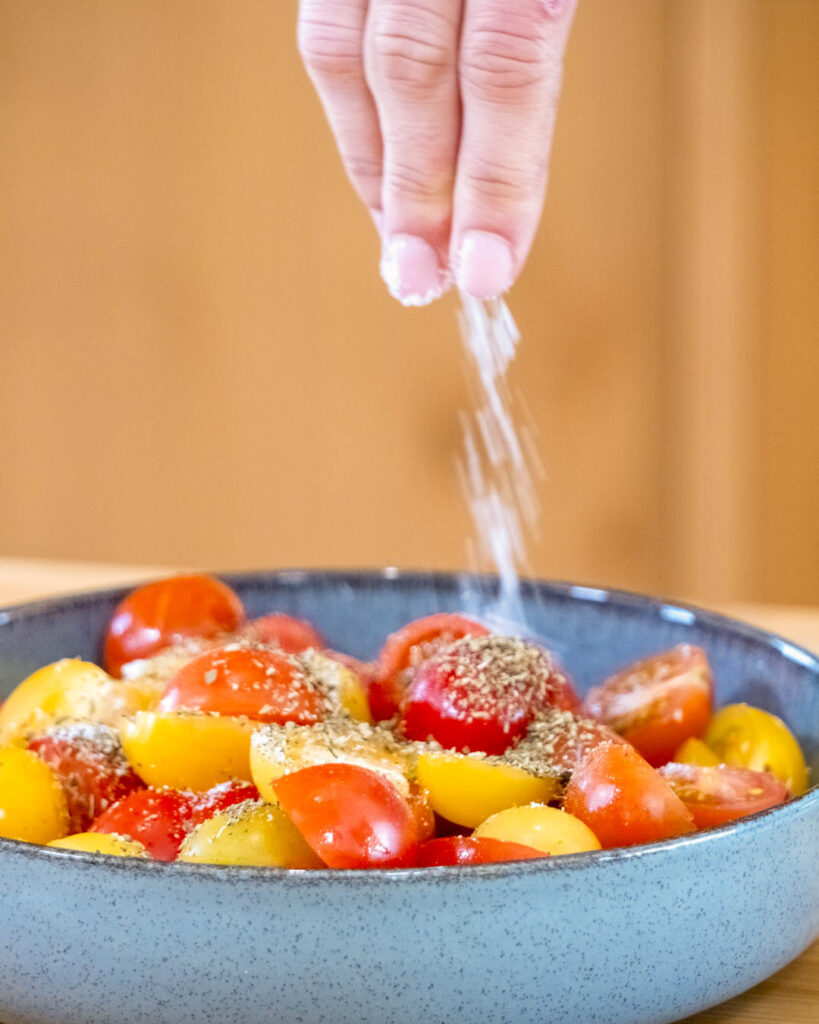 preparació recepta coca de tomàtiga xerri Agromart