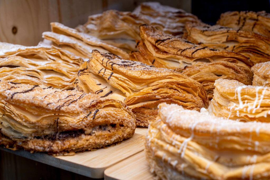 Agromart Valencia sección de horno y pastelería. Pan y dulces de Mallorca