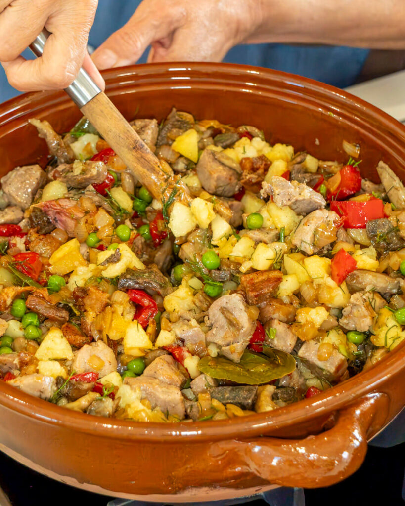 mesclam tots els ingredients tradicionals recepta frit mallorquí Agromart Mallorca