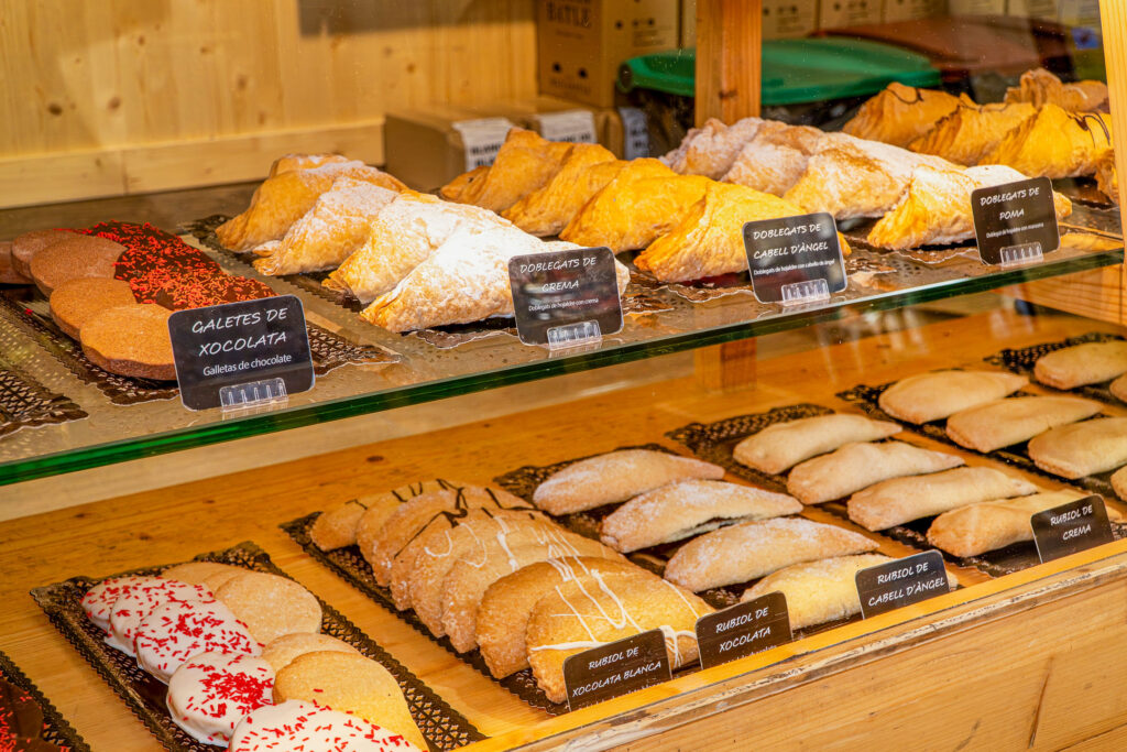 Agromart secció de pasteleria i forn a Santa Maria del camí