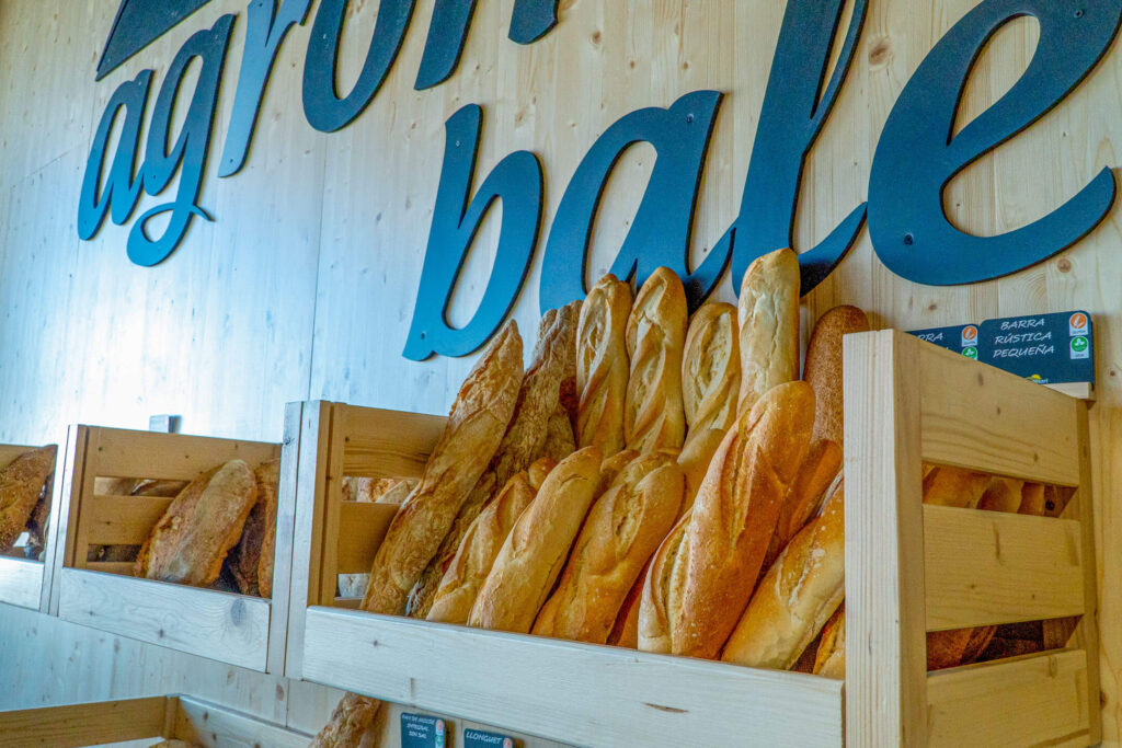 Agromart Balear - Ondara Alicante Valencia- sección de pan y pasteleria