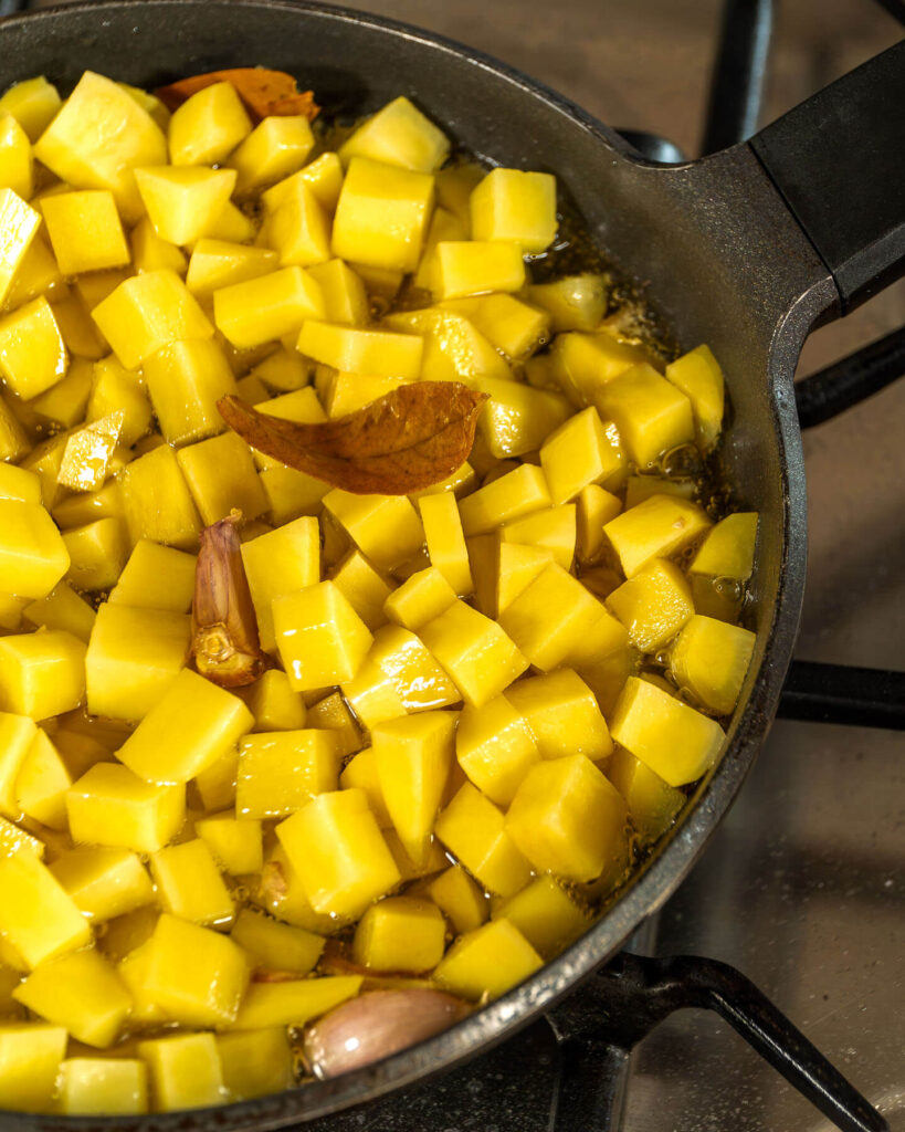 sofregir patates en dous Recepta Tradicional Frit de Pasqua Agromart Balear