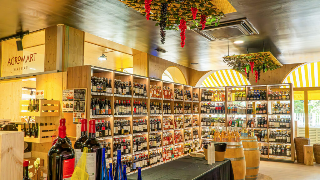 Agromart Balear Port de Pollença secció vins de Mallorca