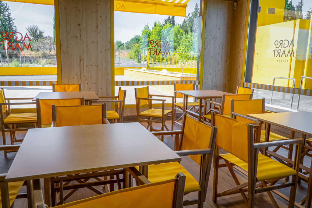 Zona de terrassa a agromart Balear Inca menjar preparat per endur